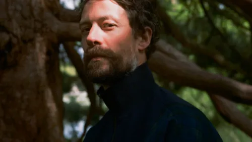 Enfant Sauvage, le projet solo de la moitié de The Blaze dévoile...